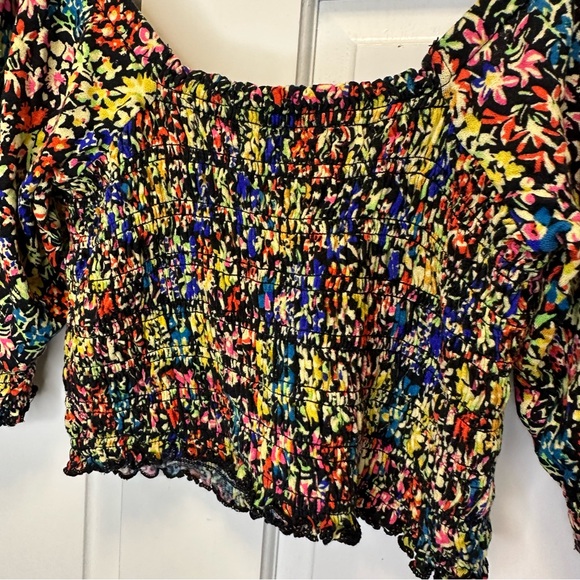 Urban Outfitters Colorful Floral Smocked Cropped‎ Blouse - Picture 4 of 9